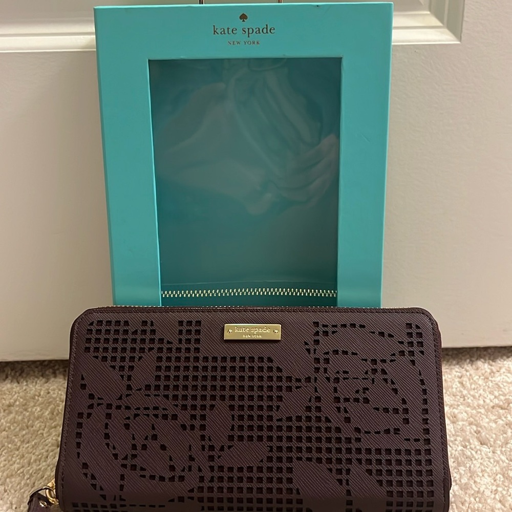 Brand new Kate Spade Zip Wristlet - Maroon